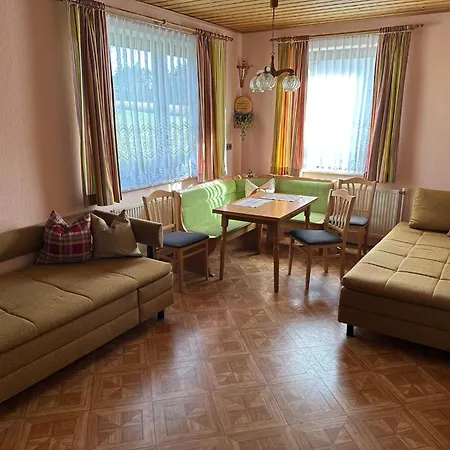 شقة Amstetter's *